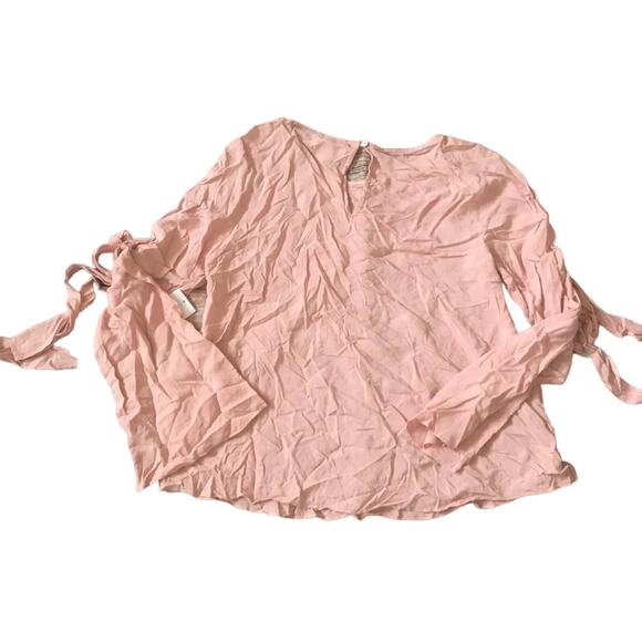 Velvet by Graham & Spencer Abitha Tie Bell‎ Sleeve - Picture 7 of 8